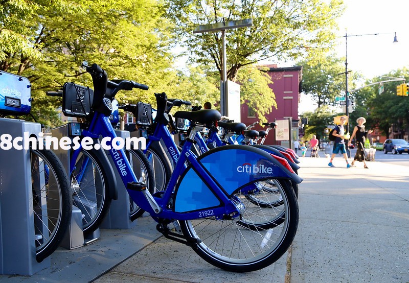 纽约市交通局拟于今秋在布碌仑贝瑞吉建造50座共享单车Citi Bike自行车停靠站，引发社区热议。(取自纽约市交通局)