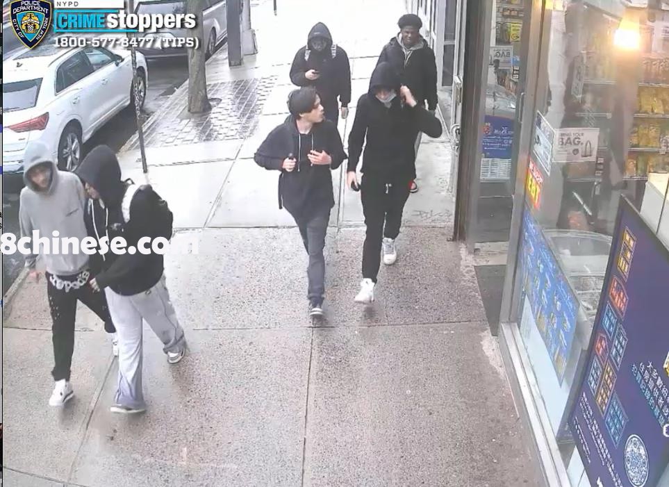 六名青少年在行抢和施暴后，往不明方向逃离现场。(市警提供)