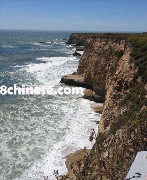 达文波特地区的壮丽峭壁与海景。(谷歌地图)
