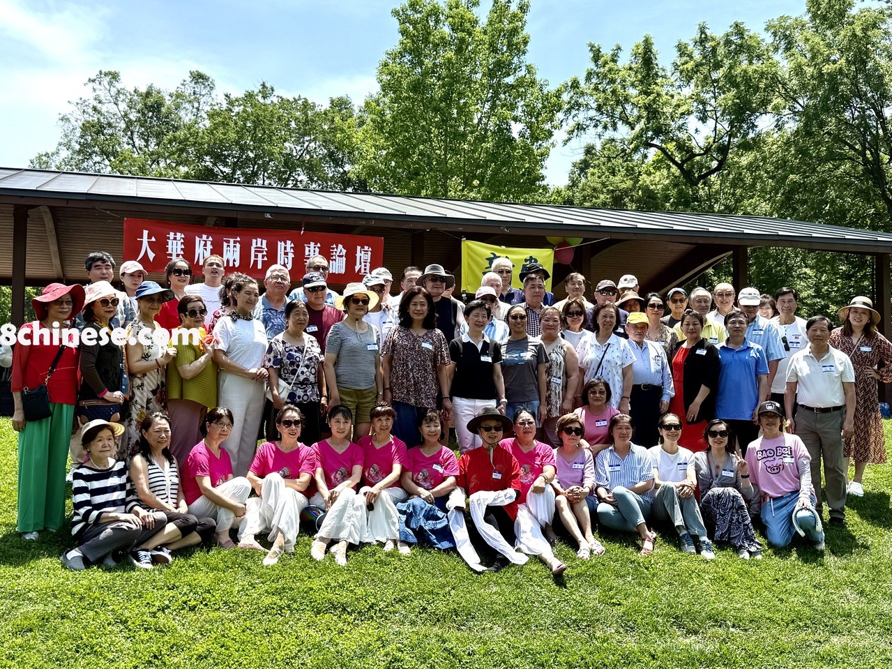80多人参加了夏季烧烤联谊。(记者王稚融／摄影)
