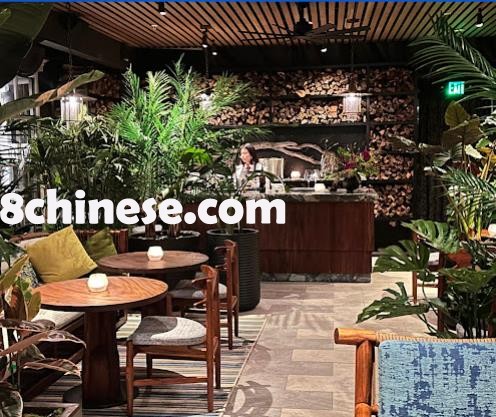 位于苏诺玛139 E Napa St的Enclos餐厅。 (谷歌地图)