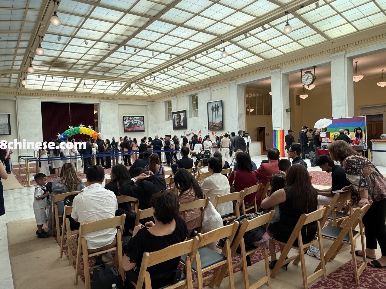 今年6月27日是旧金山为骄傲月开放的婚礼日，迎来百对新人。（记者李怡／摄影）