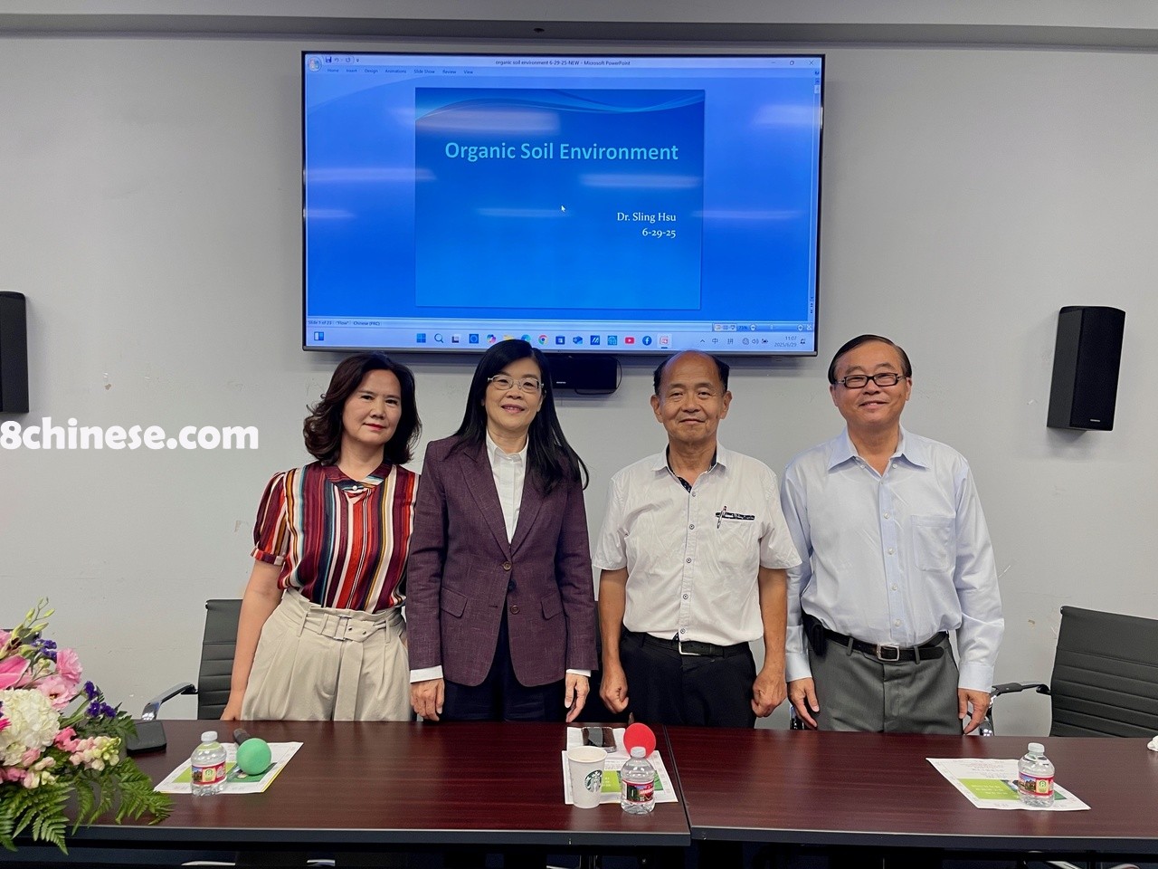 右起：南加中兴大学校友会会长高弘，徐仕林博士，洛杉矶世界日报社长于趾琴，全球护士教育中心校长王君霞。（记者王若然／摄影）