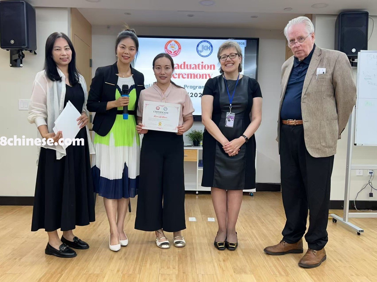 亚裔社区中心第二期新移民英语培训班结业。(ACC提供)