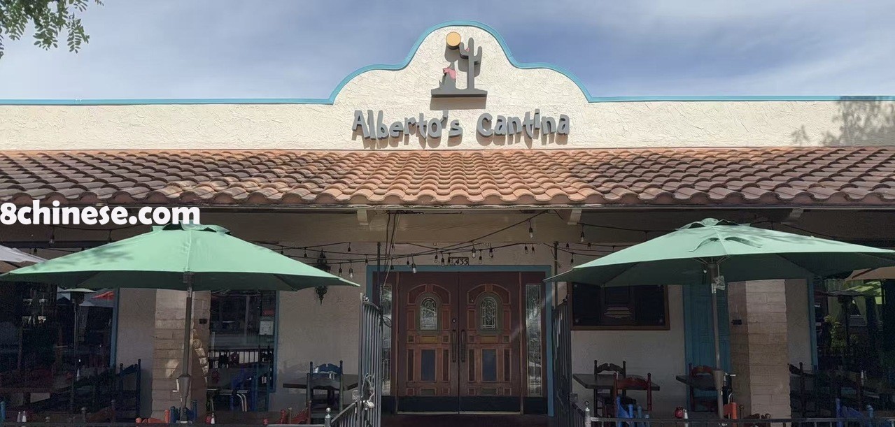 Alberto′s Cantina是一家墨西哥菜餐厅，在布利桑顿市经营已逾30年 。(记者王彦婷／摄影)